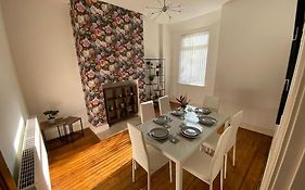 7 Bed - Spacious House - Central Manchester